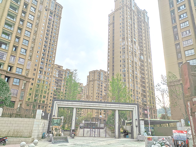 貴州畢節(jié)國(guó)春天<a href=http://m.eternity3.com.cn/ target=_blank class=infotextkey>陽臺(tái)欄桿</a>護(hù)窗百葉項(xiàng)目