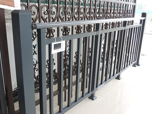 <a href=http://m.eternity3.com.cn/news/industry/896.html target=_blank class=infotextkey>熱鍍鋅護欄</a>是怎么達到防腐效果的